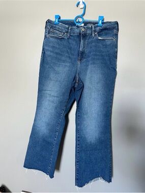 Good American Always Fits Cropped Ankle Jeans